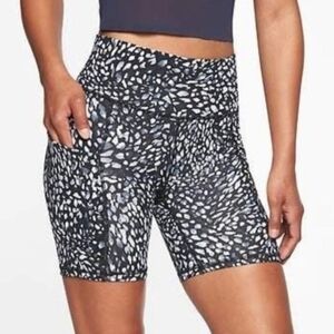 Athleta Up For Anything Spotty Shorts Size S